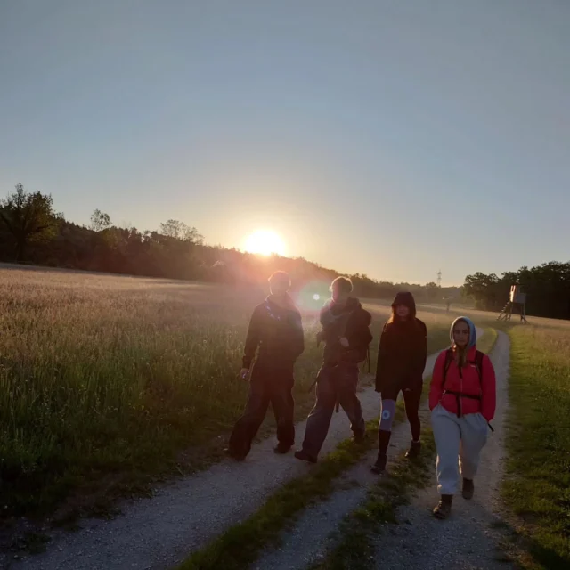 Rosskur 2025

Team Wir ham ein Glas voll Dreck 🥛
Platz 21 bei der ersten Rosskur 🥳 🎉 

Baggerfahren am Morgen gegen die Müdigkeit und Melodika für die Bonuspunkte #littnwilder 

#rover #rosskur2025 #pfadfinder #bodensee #nixistgeileralslittenweiler